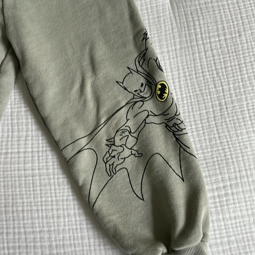 Zara Batman Sweatpants 5 - Picture 2 of 6